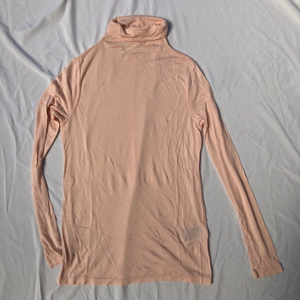 LAST CHANCE NWT Banana Republic light turtleneck